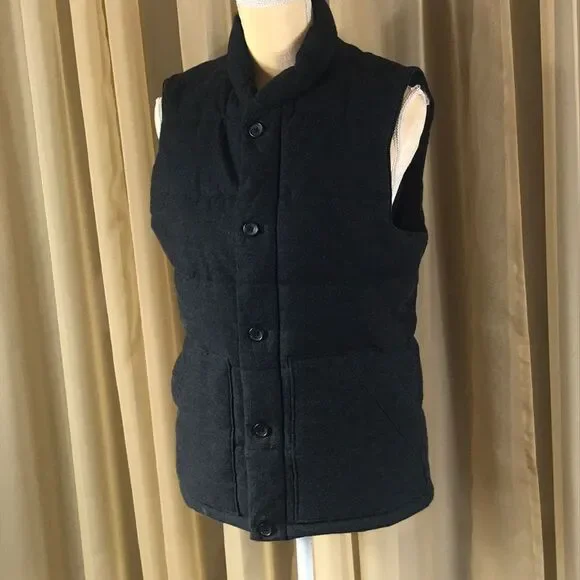 BANDA REPUBLIC  MEN VEST SIZE S