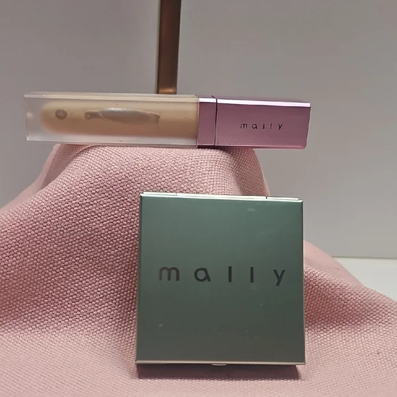 Mally Beauty  Concealer & Sugar Plum Eyeshadow NEW‎