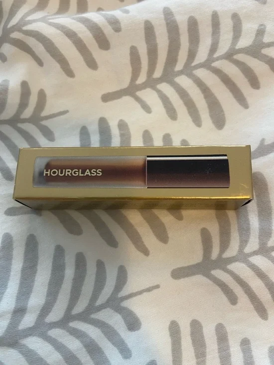 Hourglass Airbrush Concealer in Brandy 10