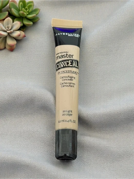 Maybelline Face Studio Master Conceal Camouflaging Concealer #20 LIGHT Sealed