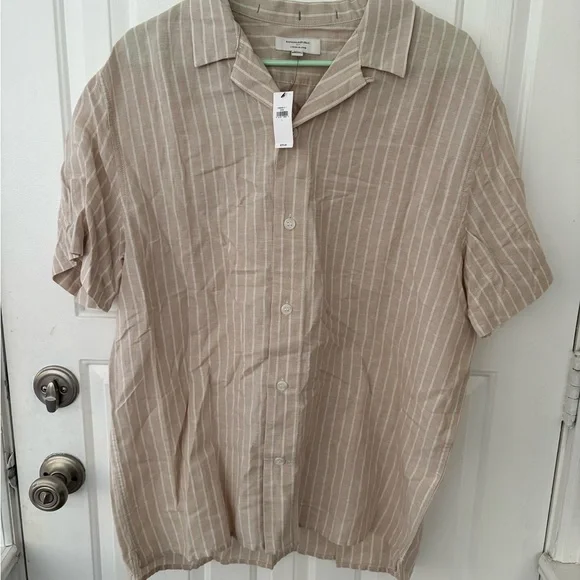 Banana Republic Beige and White Striped Short-Sleeve Button-Up