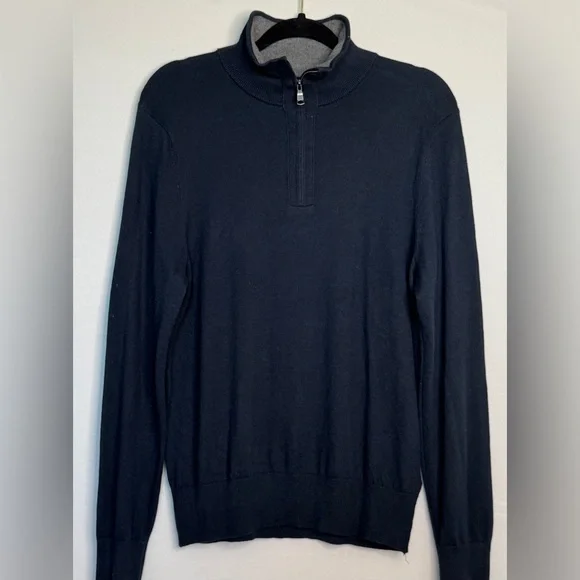 Banana Republic Men's Navy Zip-Up‎ Sweater