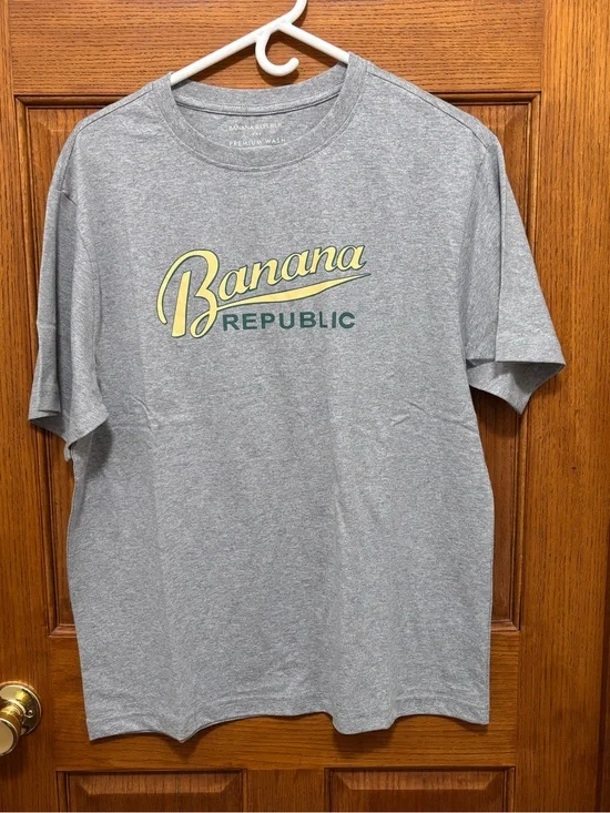 Banana Republic Sporty Script Graphic Premium Wash T-Shirt Sz XL  NWOT