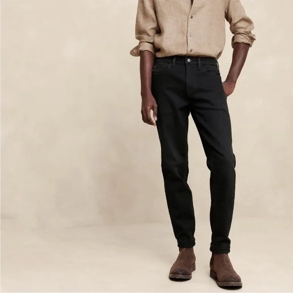 NWT Banana Republic Athletic Tapered Fit Jeans