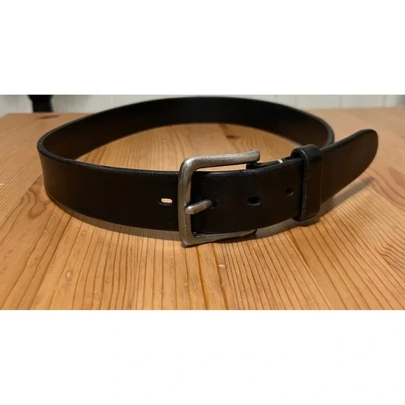 Banana Republic Mens Black Leather Belt Sz 36 Made in Italy Silver Buckle