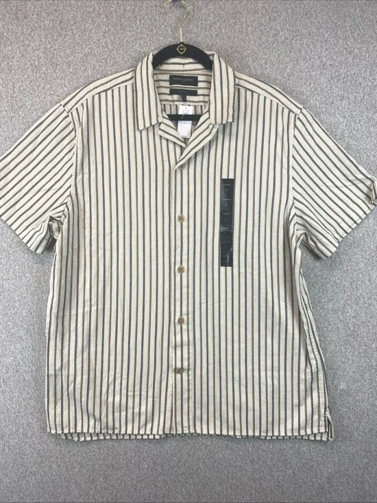 Banana Republic Standard Fit Men’s Short Sleeve Button Up Shirt Size L Textured