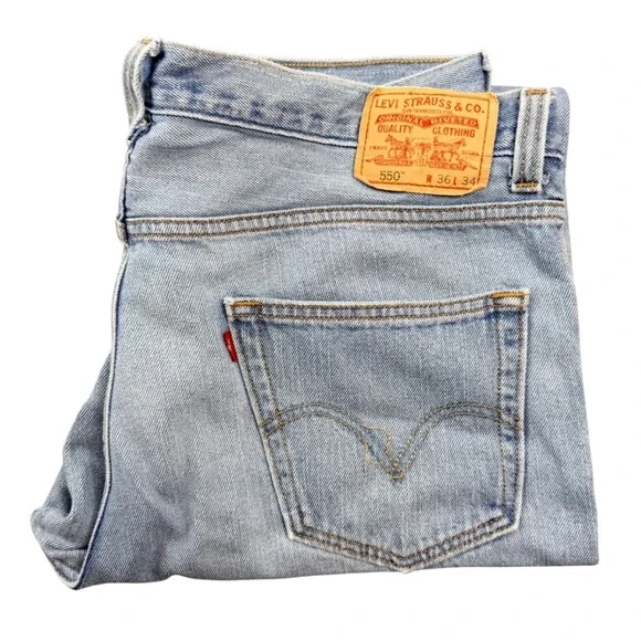 Levis 550 Relaxed Fit Mens Jeans 36x34 Light Wash Blue Cotton Denim‎ 550-0261