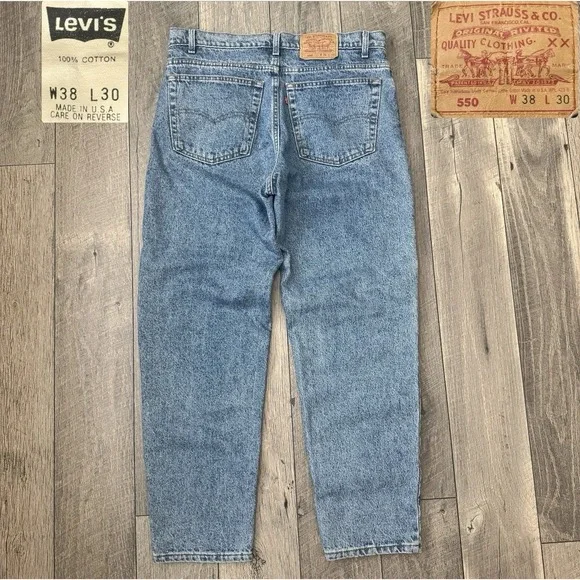 Vintage 90s Levis 550 Relaxed Fit Jeans Mens 38x30 Light Wash Blue Denim Tapered
