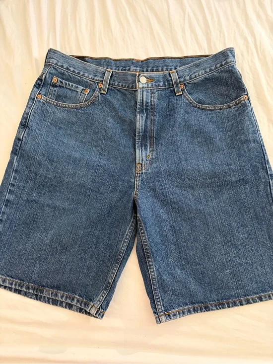 Levi’s Men's Mid Wash Denim Jean Shorts