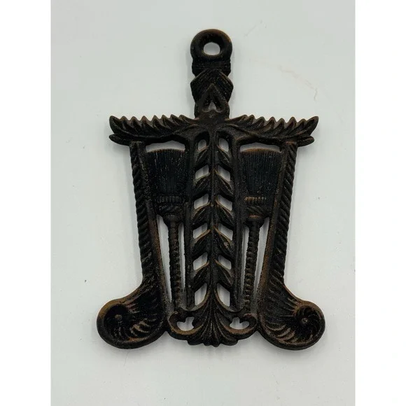 Brooms Black Trivet Cast Iron Metal Vintage 7.25