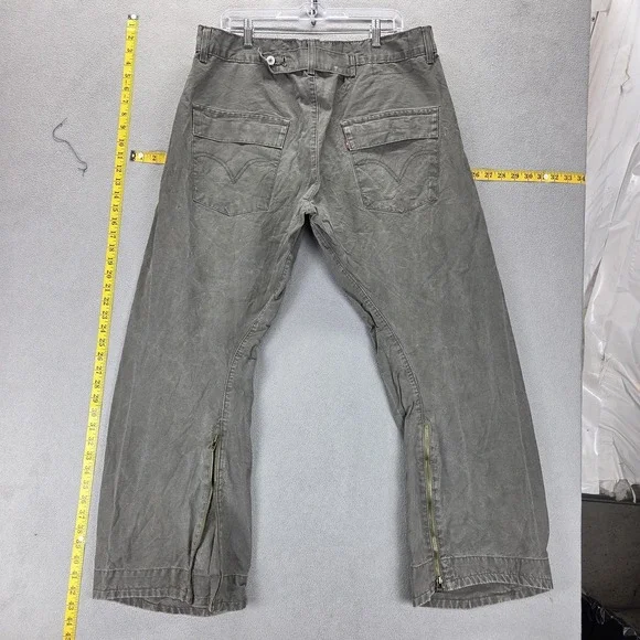 Vintage Levis Engineered Jeans Mens 34x32 Gray Buckle Back Flap Pocket Twisted