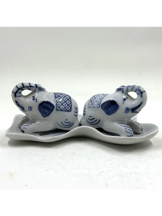 2 Delft Style Elephant Salt and Pepper Shakers with Tray - Vintage