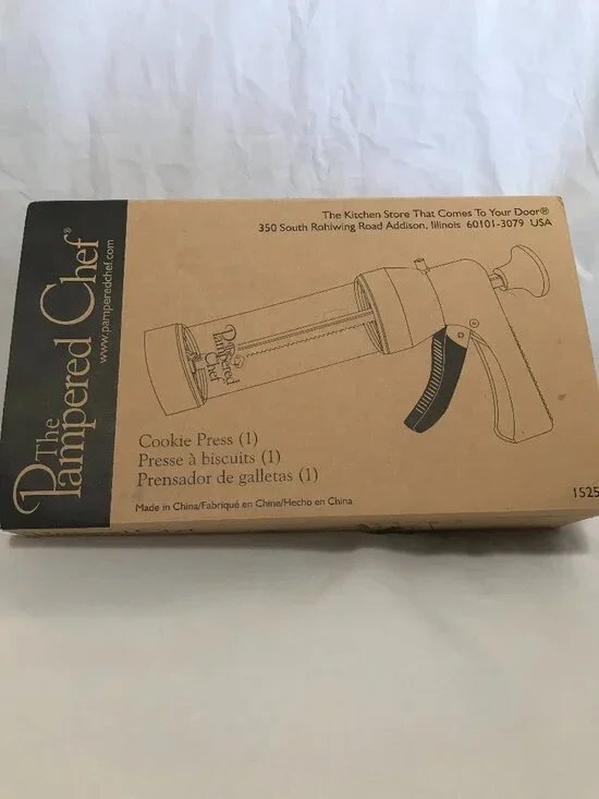 Pampered Chef Cookie Press Model 1525 17 piece