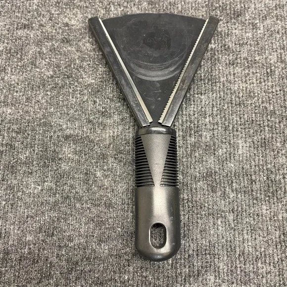 Black Manual Jar Opener Tool with Serrated Metal Grip and Ergonomic Handle 9in
