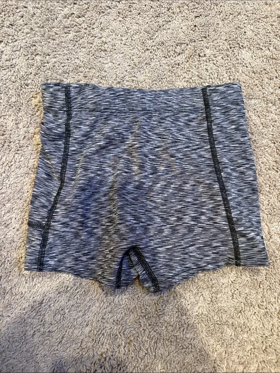 GIRLS GRAY GYMNASTICS/ACTIVE WEAR ATHLETIC SHORTS.