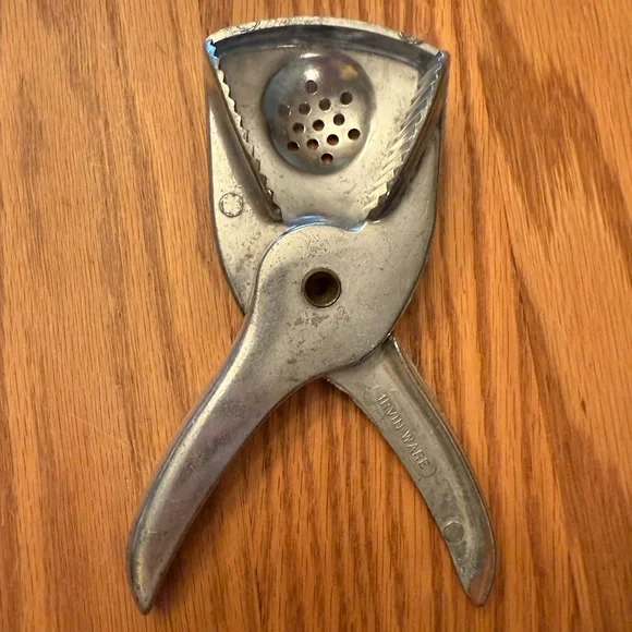 Vintage Silver Metal Irvin Ware Citrus Juicer