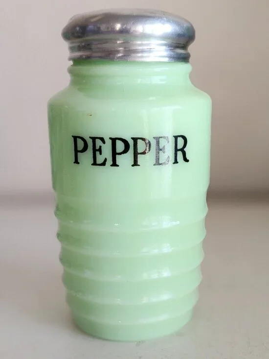 Vintage Jeannette Jadeite Jadite Green Glass Pepper Shaker Uranium Reactive