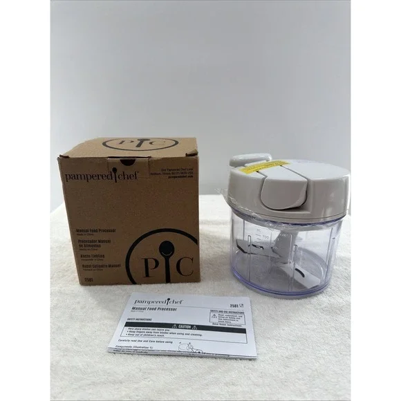 Pampered Chef Manual Food Processor New 2581 3 Cups 5.5 w/ box unused