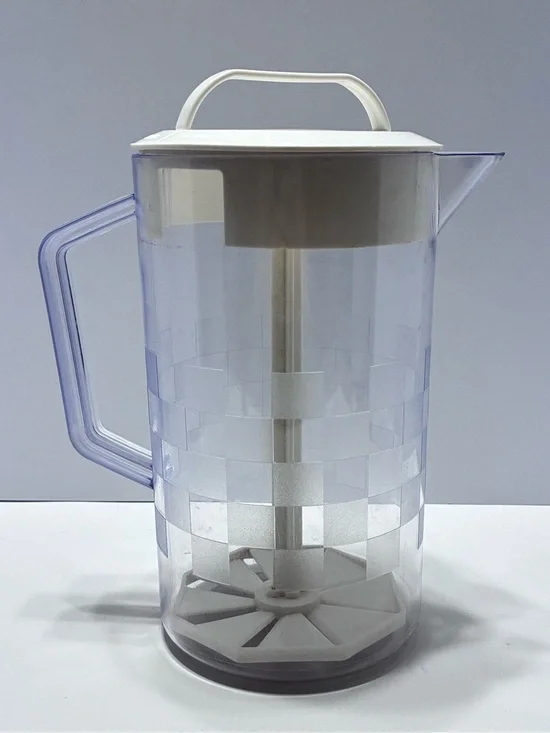 Pampered Chef #2270 Quick-Stir Pitcher 2 Quart Checkerboard Pattern W/Lid