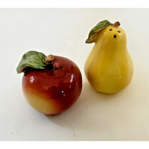 Unmarked Salt and Pepper Set Ceramic Fruit Apple Pear Cottagecore Granny
