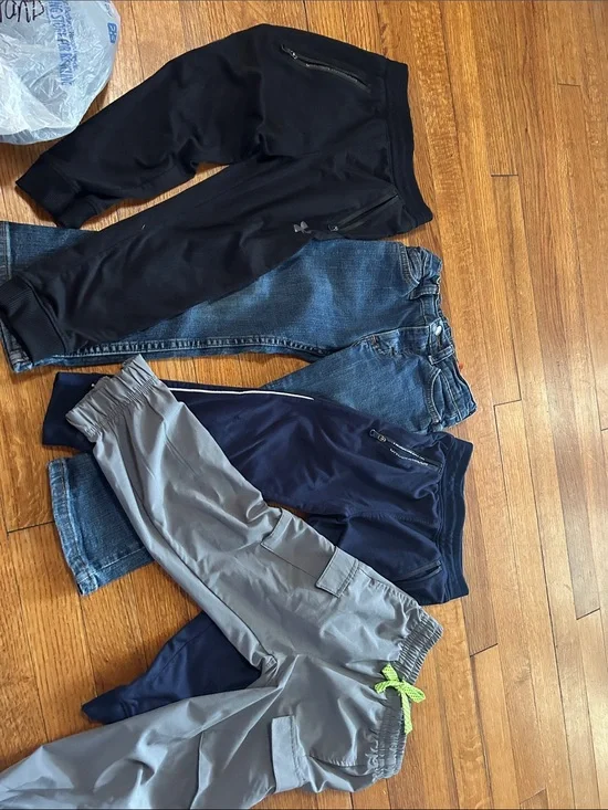 Under Armour Kids Black and Gray Sweatpants Joggers