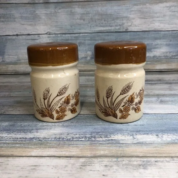 Vintage Table Tops Lovely  Ceramic Wheat Pattern Salt & Pepper Shakers