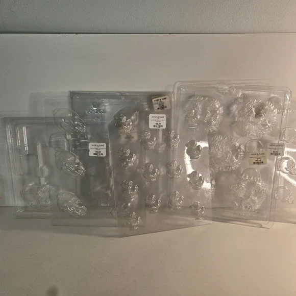 9-piece Clear Plastic Candy Molds Football Helmet Easter Dragon Toy Trucks NEW