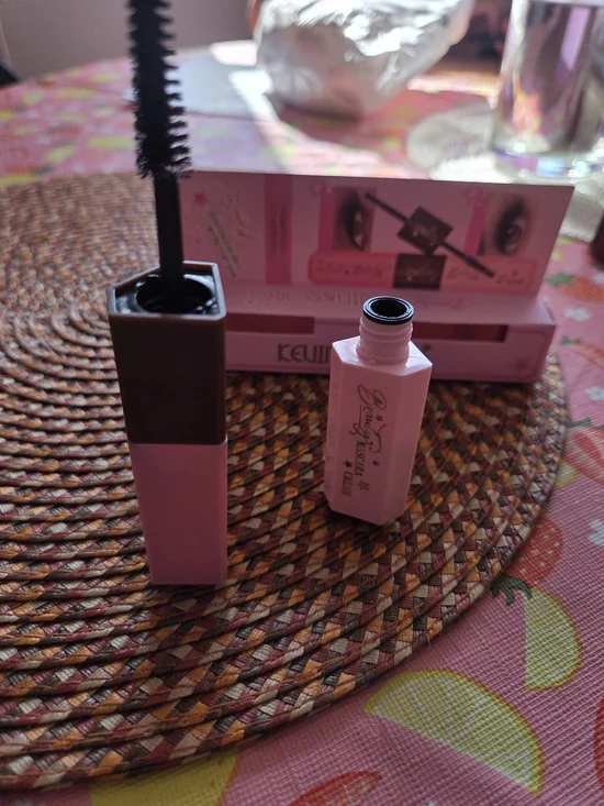 Dual-Effect Pink Mascara & Primer Set for Defined Lashes