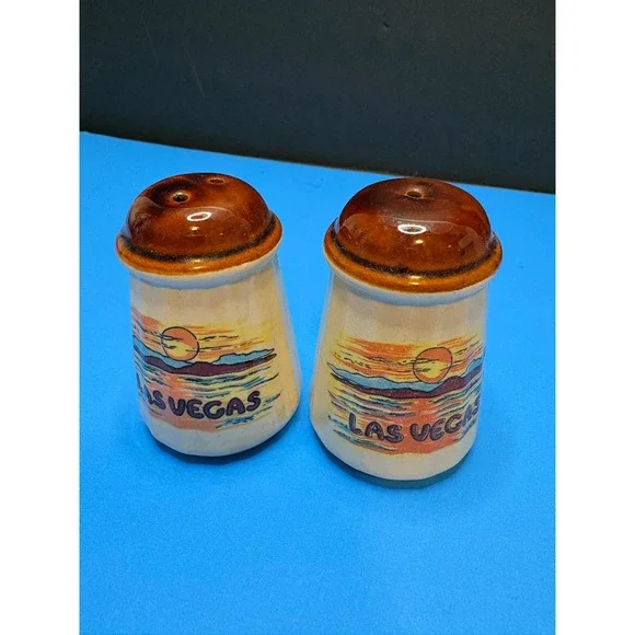 Vintage‎ Las Vegas Souvenir Salt and Pepper Shakers Ceramic Sunset Desert Scene