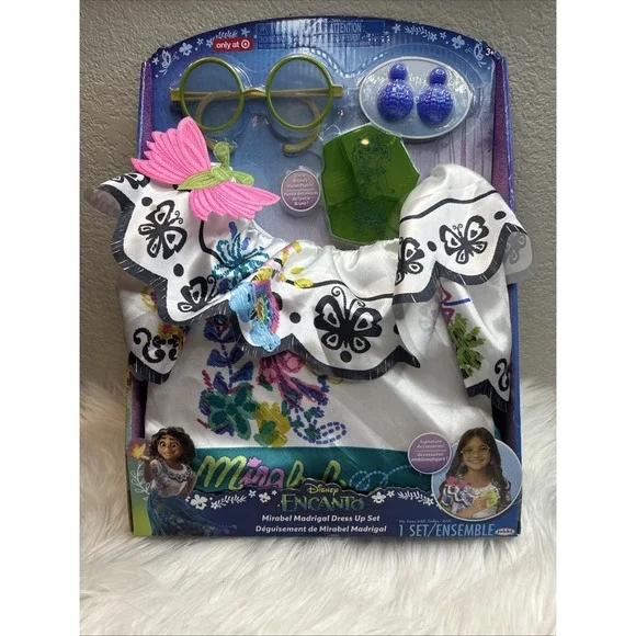 $35 🌙 Disney Encanto Mirabel Madrigal Dress Up Set Target Exclusive NEW‎ 2022