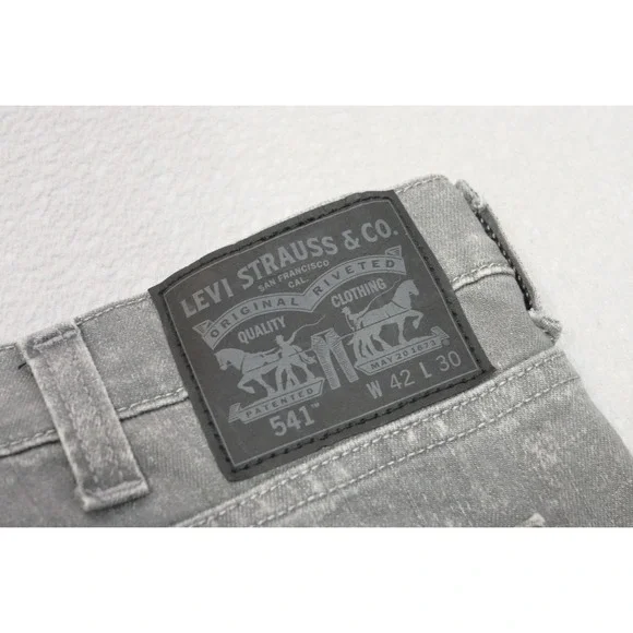 Levis 541 Athletic Taper Mens 42x30 Grey Acid Wash Stretch Jeans Excellent