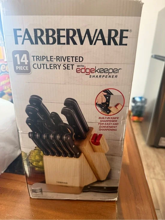 Farberware Black-Handled 14-Piece Knife Set with Wooden Block