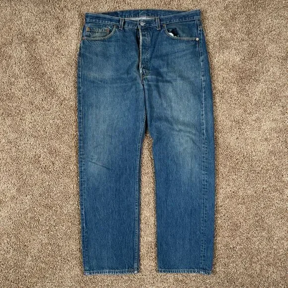 Vintage Levi's 501 Made In The USA Size 38x30 straight leg