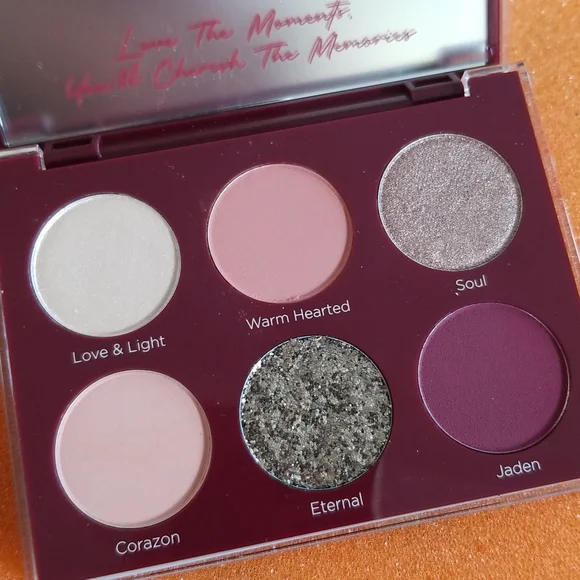 Dominique Cosmetics Unconditional Palette