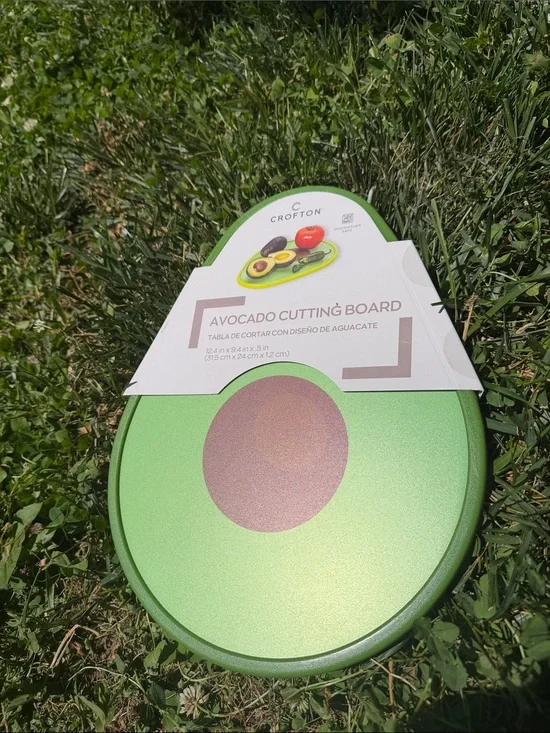 Crofton Avocado Cutting Board - 12’4 “ x 9.4” So Cute! 🥑 LOW