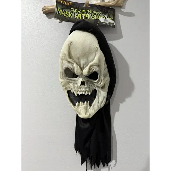 VTG‎ Glow In The Dart Ghostface Unlimited Mask With Shroud Spirit B