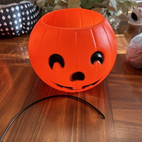 Vintage‎ 80's Trick Or Treat Pumpkin Plastic With Handle Small