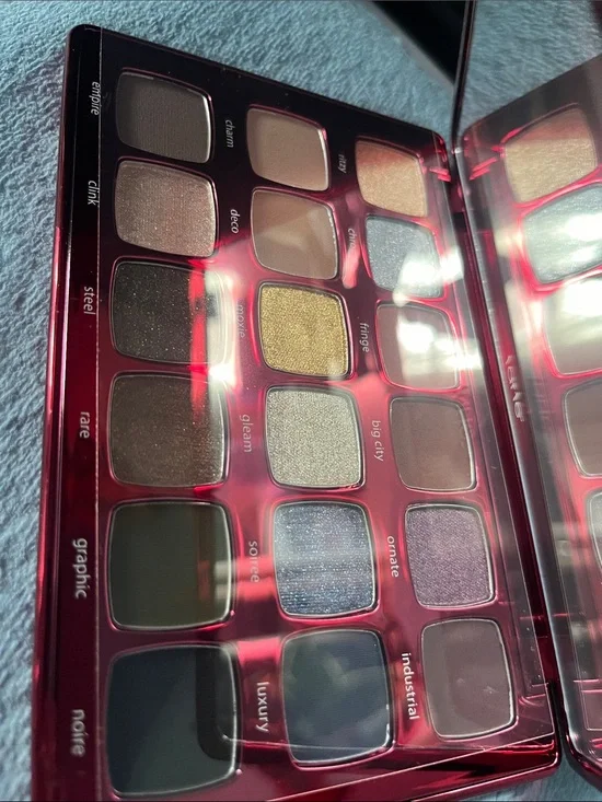 Tarte - Eyeshadow Palette -Amazonian clay eyeshadow pallet. New withoutbox