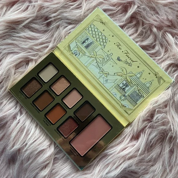 🎉HP🎉New Too Faced Christmas in Rio Palette