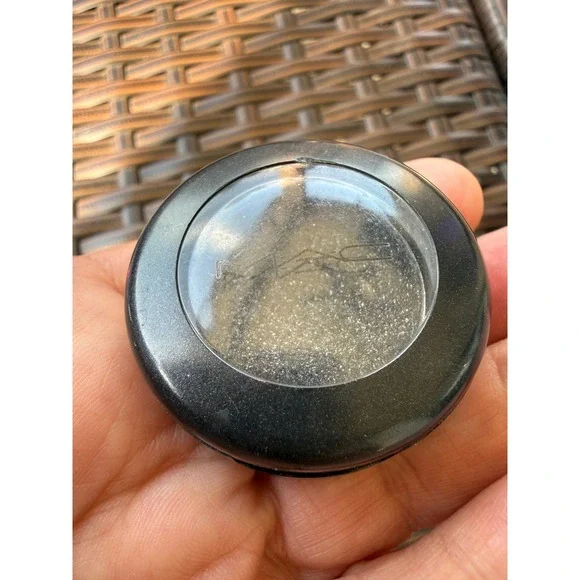 MAC Cosmetics Black Tied Velvet Eye‎ Shadow Single 1.5g Black Silver Sparkle A43