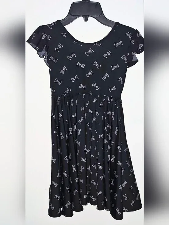 Dot Dot Smile Black With White  Bow-Print Ruffle Sleeved Dress