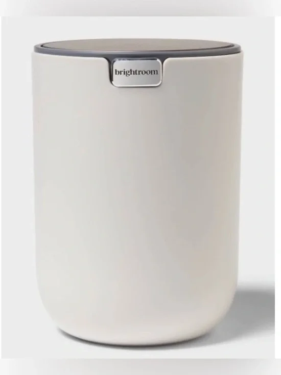 Brightroom Small Plastic Desktop Wastebasket – White-0.4 Gallon