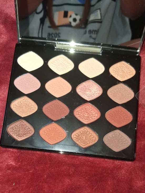 Neutral & Warm Eyeshadow Palette - 16 Shade Nude Collection