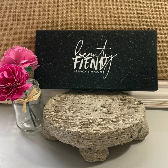 Jessica Simpson Beauty Fiend Face‎ & Eye Palette