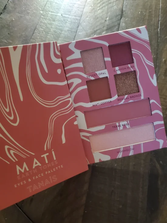 MATÍ Earth Tones Eyes & Face Palette - Pink Rose Shades