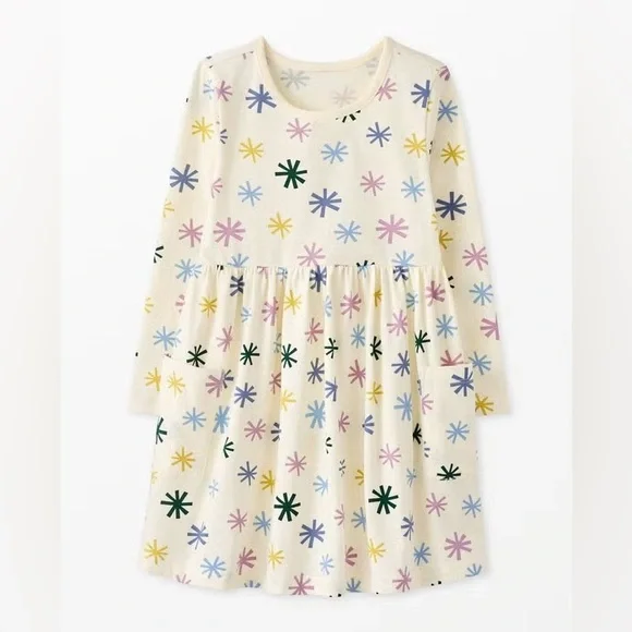 NWT Hanna Andersson Long Sleeve Pocket Dress, Color Snowflakes, Size 120 (US 6-7