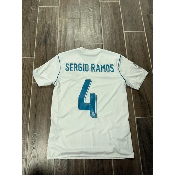 Adidas Men's Real Madrid 2017-18 Sergio Ramos #4 Home Soccer Jersey Sz Small