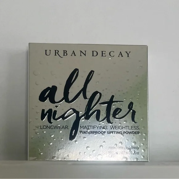URBAN DECAY ALL NIGHTER LONGWEAR MATTIFYING WEIGHTLESS WATERPROOF SETTING POWDER