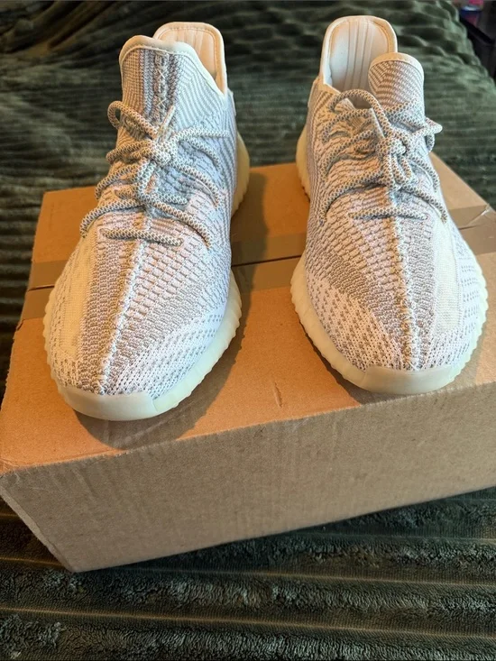YZY 350 v2 adidas static