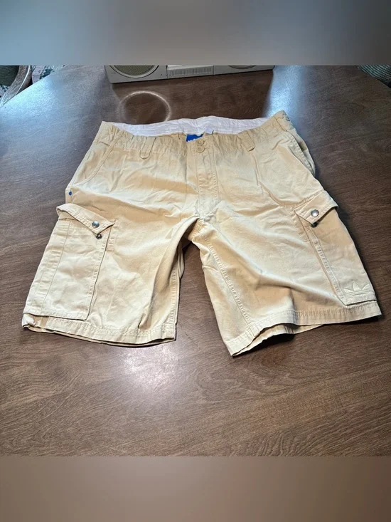 Adidas Originals Mens Khaki Tan Cargo Shorts Logo Size 38 Casual Outdoor